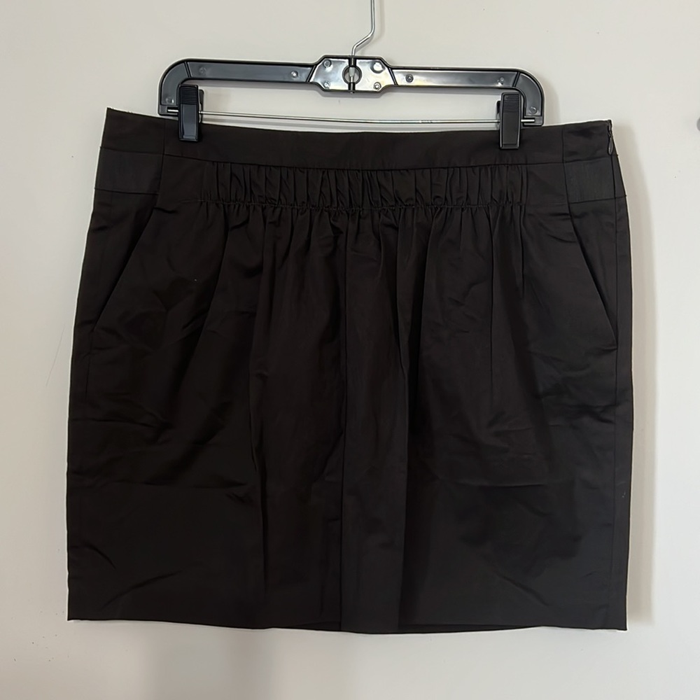 BANANA REPUBLIC Front Plated Skirt